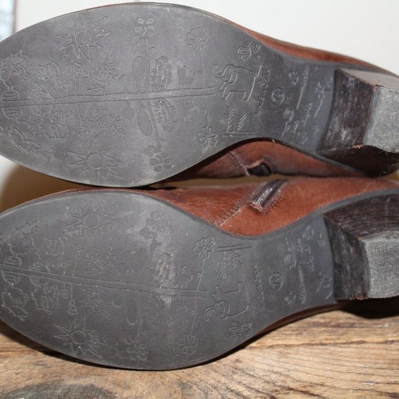 LEATHER BOOTIES WITH GOLD BUCKLE - WOMEN'S SIZE 7.5 - Picture 2 of 6